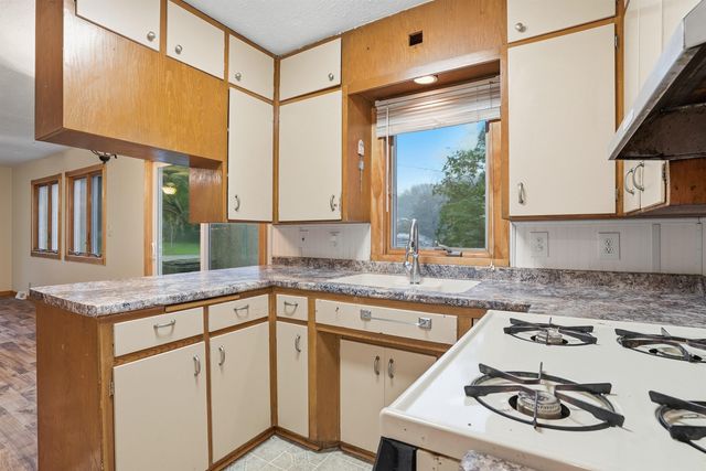 1219 Western Avenue, Cedar Falls, IA 50613