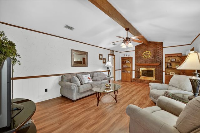 2214 Ravinia Drive, Arlington, TX 76012