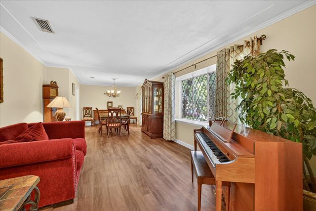 2214 Ravinia Drive, Arlington, TX 76012