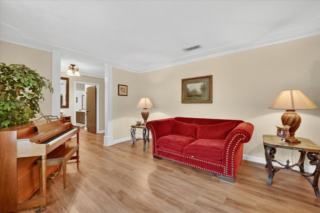 2214 Ravinia Drive, Arlington, TX 76012