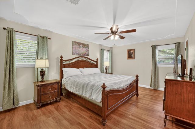 2214 Ravinia Drive, Arlington, TX 76012