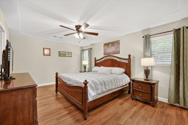 2214 Ravinia Drive, Arlington, TX 76012