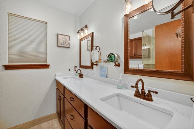 2214 Ravinia Drive, Arlington, TX 76012