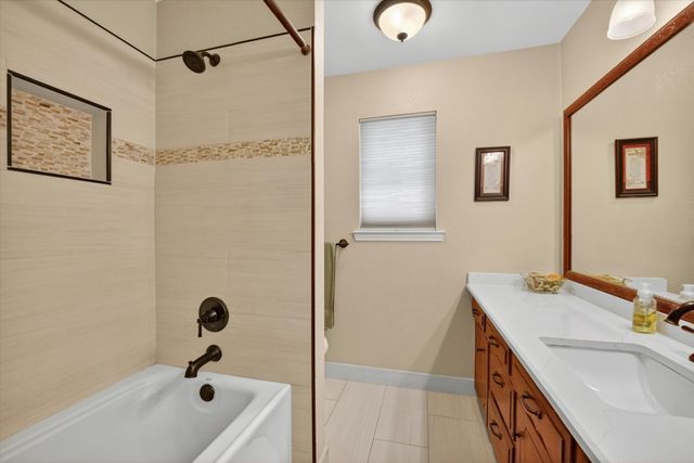 2214 Ravinia Drive, Arlington, TX 76012