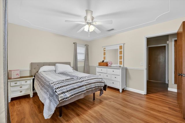 2214 Ravinia Drive, Arlington, TX 76012