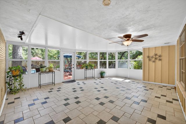 2214 Ravinia Drive, Arlington, TX 76012