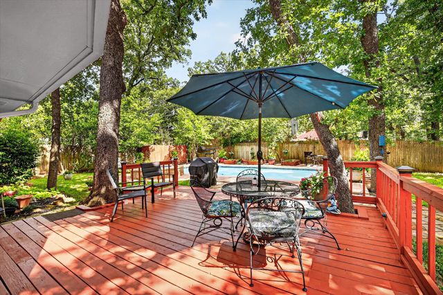 2214 Ravinia Drive, Arlington, TX 76012