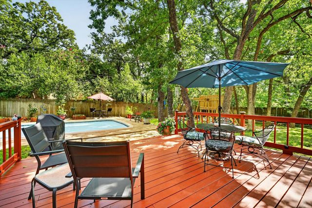 2214 Ravinia Drive, Arlington, TX 76012