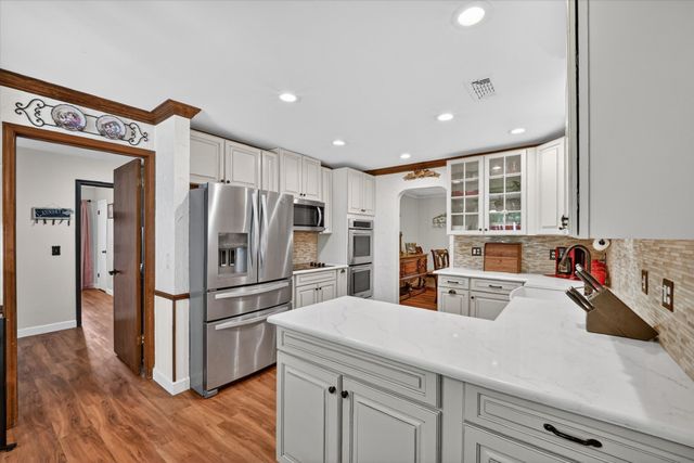 2214 Ravinia Drive, Arlington, TX 76012