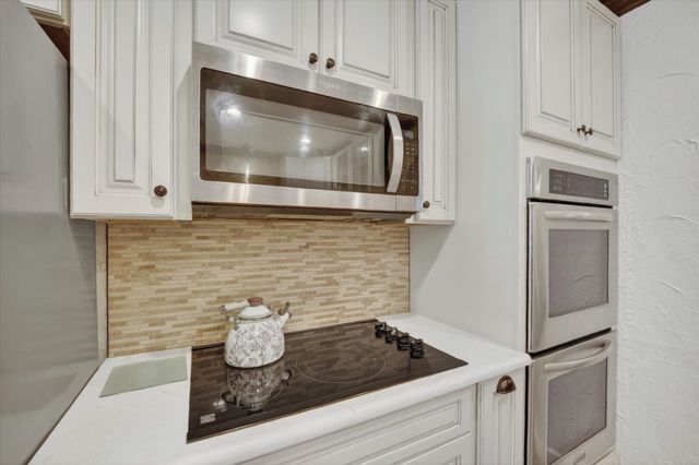 2214 Ravinia Drive, Arlington, TX 76012
