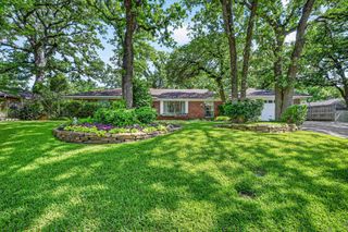 2214 Ravinia Drive, Arlington, TX 76012