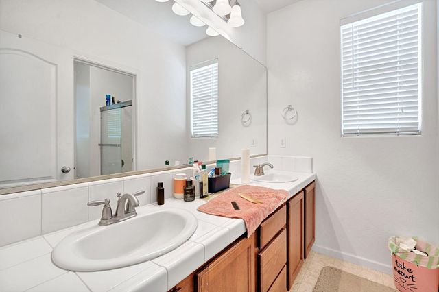 4421 W Pinsapo Drive, Fresno, CA 93722