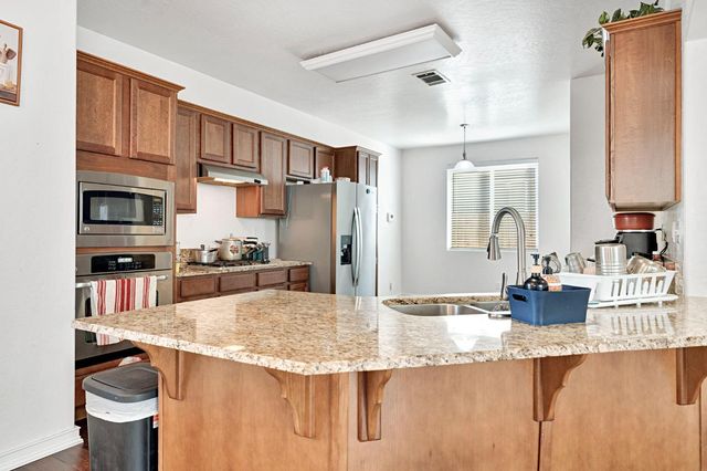 4421 W Pinsapo Drive, Fresno, CA 93722