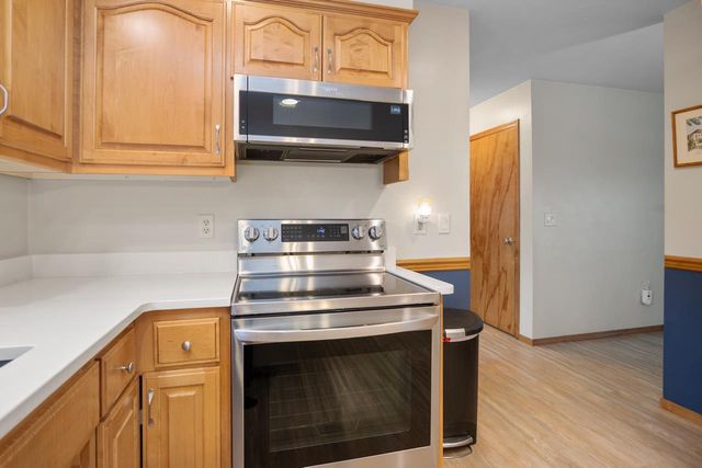 5093 SNAPDRAGON CIRCLE, Little Suamico, WI 54141