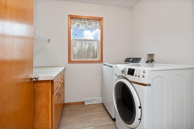 5093 SNAPDRAGON CIRCLE, Little Suamico, WI 54141