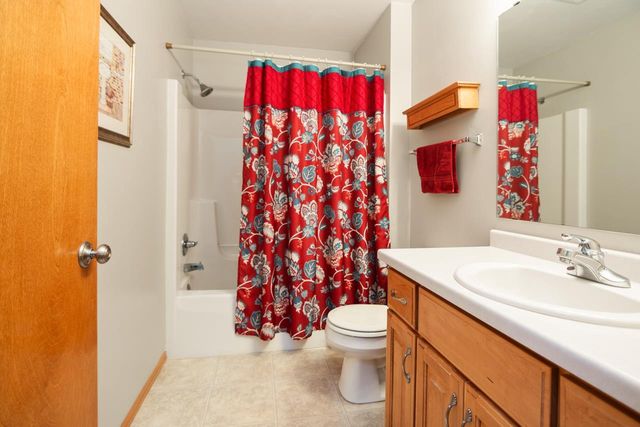 5093 SNAPDRAGON CIRCLE, Little Suamico, WI 54141