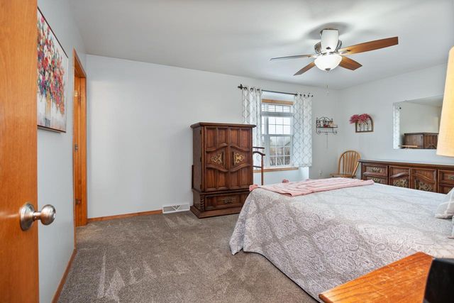 5093 SNAPDRAGON CIRCLE, Little Suamico, WI 54141