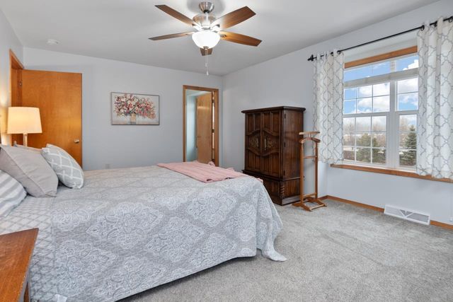 5093 SNAPDRAGON CIRCLE, Little Suamico, WI 54141