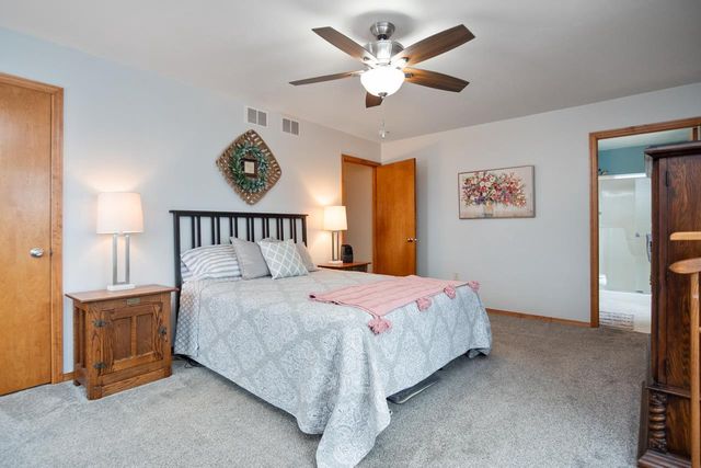 5093 SNAPDRAGON CIRCLE, Little Suamico, WI 54141