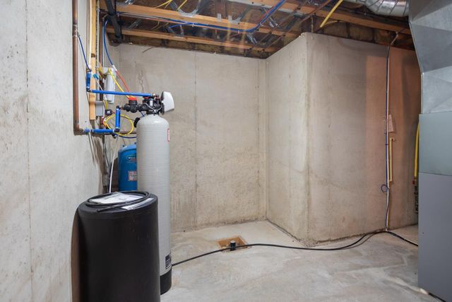 5093 SNAPDRAGON CIRCLE, Little Suamico, WI 54141