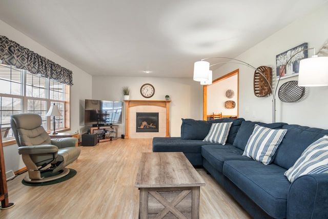 5093 SNAPDRAGON CIRCLE, Little Suamico, WI 54141