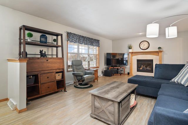 5093 SNAPDRAGON CIRCLE, Little Suamico, WI 54141