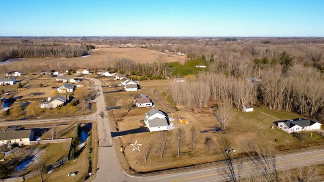 5093 SNAPDRAGON CIRCLE, Little Suamico, WI 54141