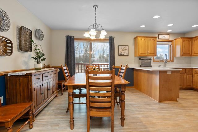 5093 SNAPDRAGON CIRCLE, Little Suamico, WI 54141