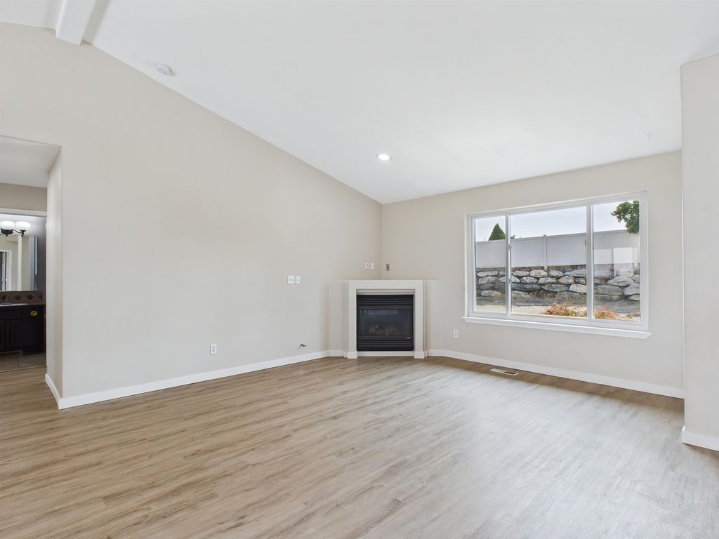 8418 E Bull Pine Ln, Spokane, WA 99217 photo 4