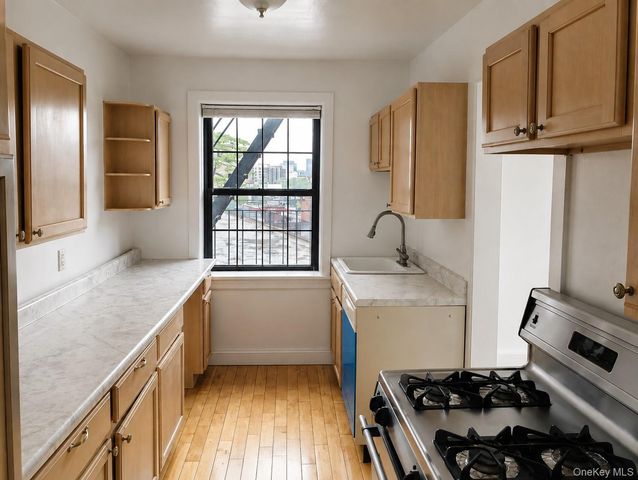 23 Old Mamaroneck Road 1R, White Plains, NY 10605