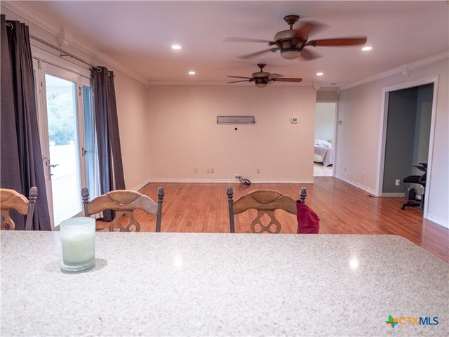 403 Oakside Drive, Victoria, TX 77905