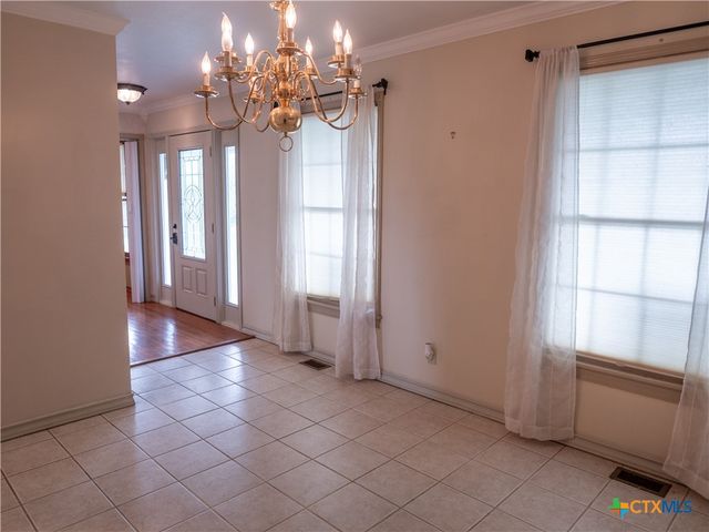 403 Oakside Drive, Victoria, TX 77905