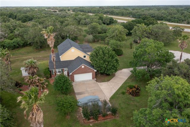 403 Oakside Drive, Victoria, TX 77905