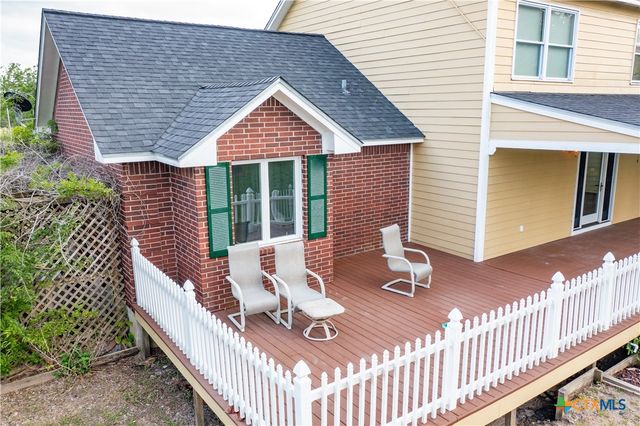 403 Oakside Drive, Victoria, TX 77905