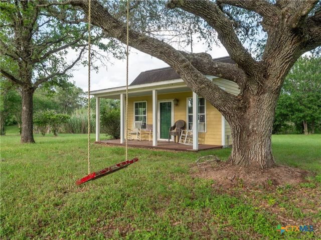 403 Oakside Drive, Victoria, TX 77905