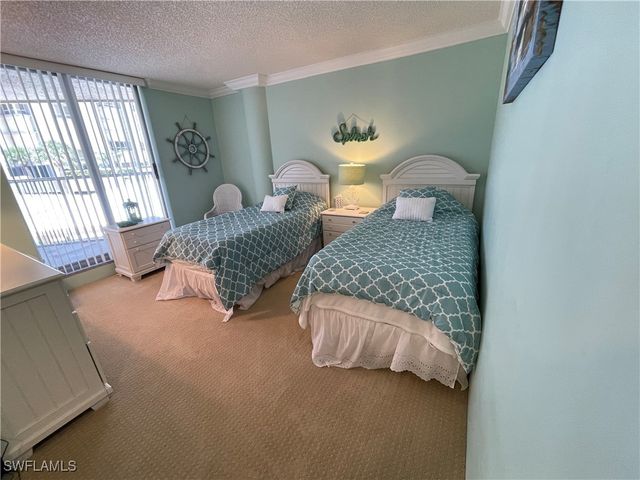 4041 Gulf Shore BLVD N 105, Naples, FL 34103