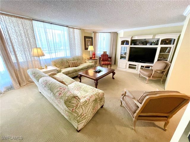 4041 Gulf Shore BLVD N 105, Naples, FL 34103