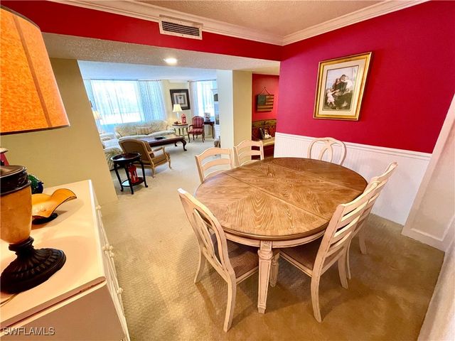 4041 Gulf Shore BLVD N 105, Naples, FL 34103