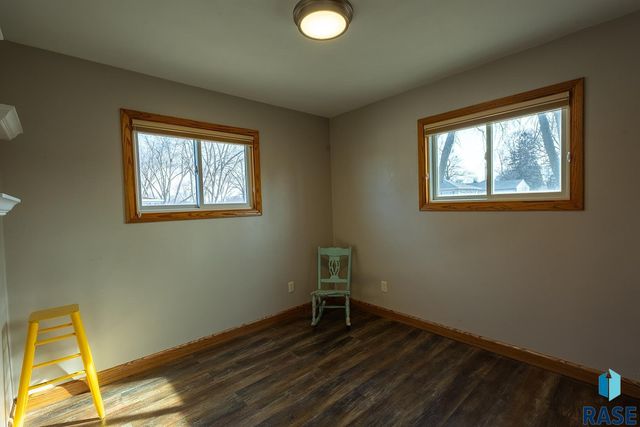 1220 S Blauvelt Ave Avenue, Sioux Falls, SD 57105