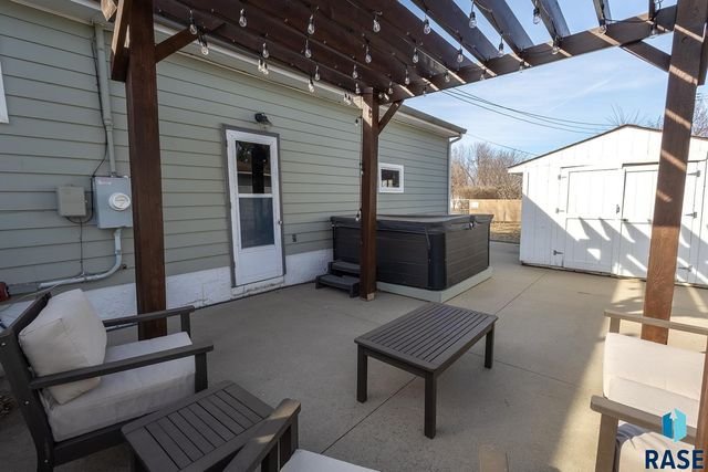 1220 S Blauvelt Ave Avenue, Sioux Falls, SD 57105