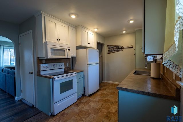 1220 S Blauvelt Ave Avenue, Sioux Falls, SD 57105