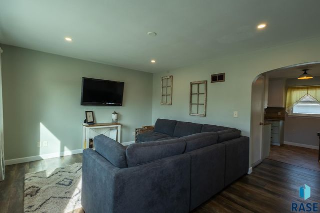 1220 S Blauvelt Ave Avenue, Sioux Falls, SD 57105