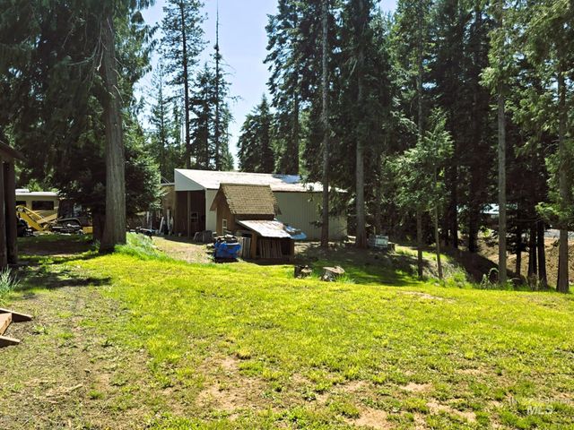 68 Panorama Dr, Lenore, ID 83541