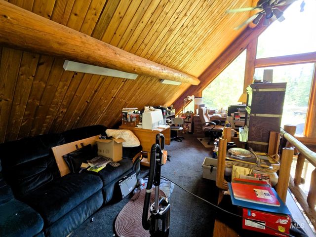 68 Panorama Dr, Lenore, ID 83541