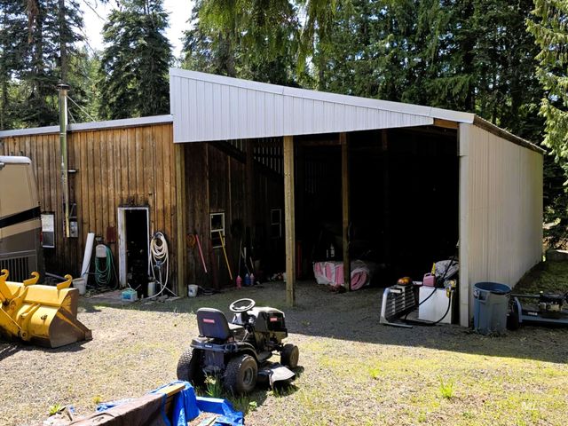 68 Panorama Dr, Lenore, ID 83541