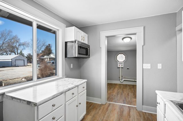 2574 Onawa Street, Des Moines, IA 50317