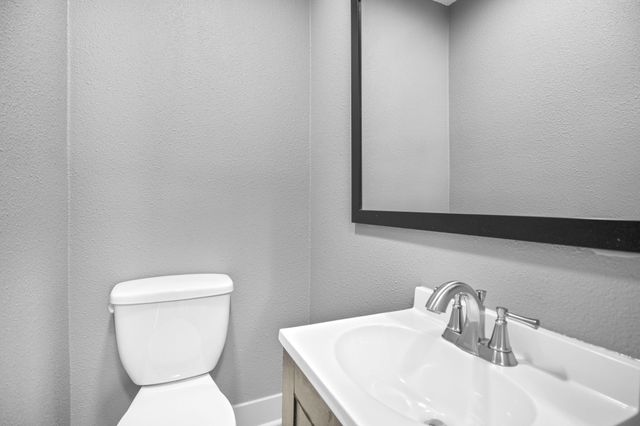 2574 Onawa Street, Des Moines, IA 50317