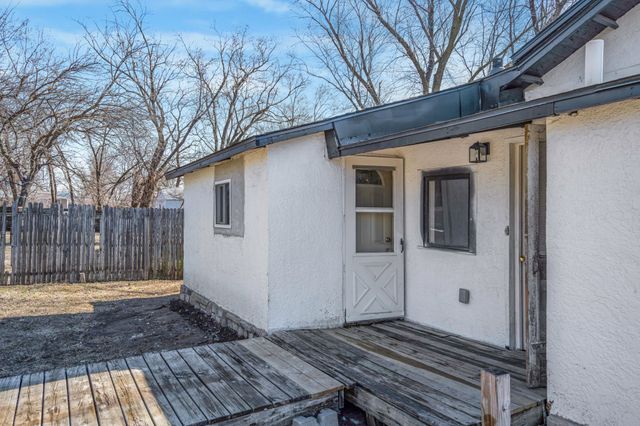 2574 Onawa Street, Des Moines, IA 50317