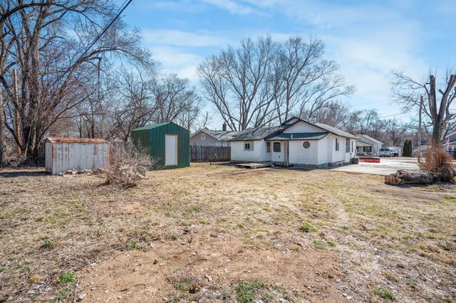 2574 Onawa Street, Des Moines, IA 50317