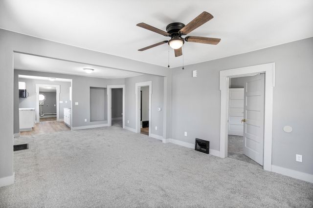 2574 Onawa Street, Des Moines, IA 50317